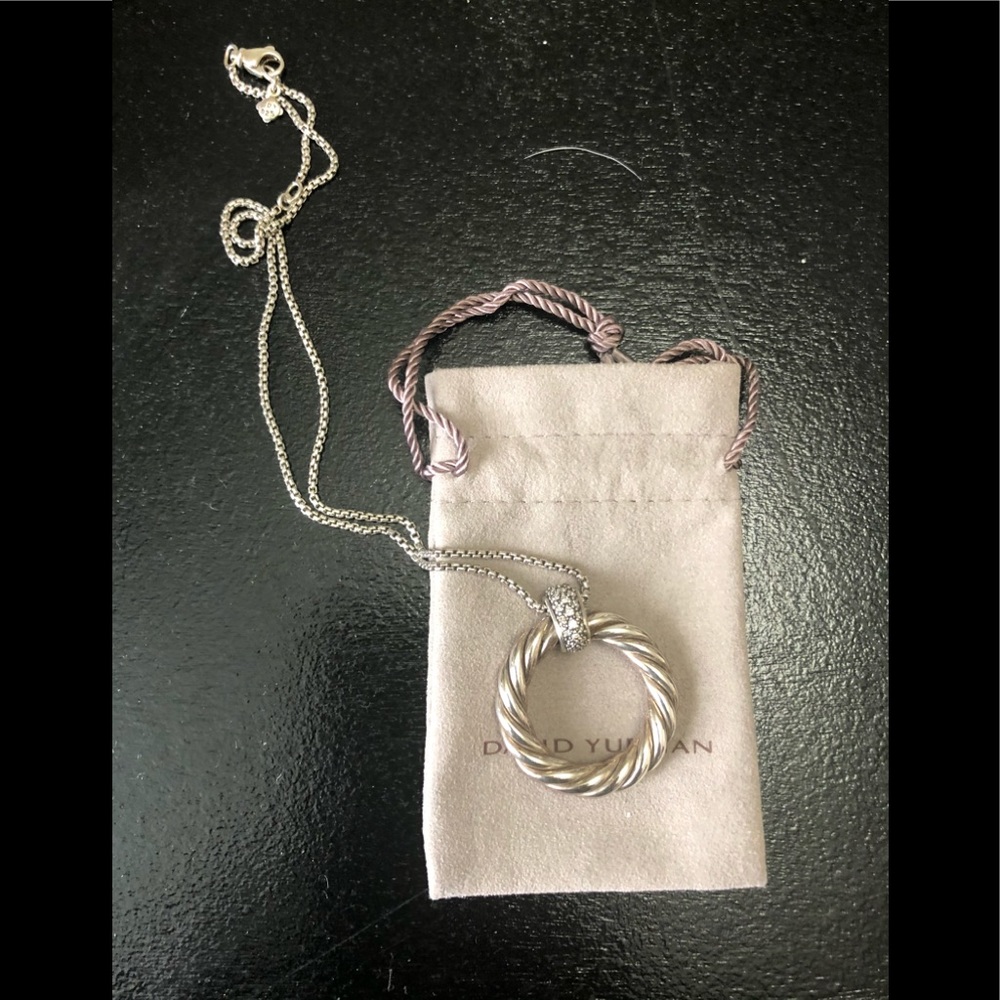 Like New David Yurman Circle Pendant Necklace - Picture 1 of 6